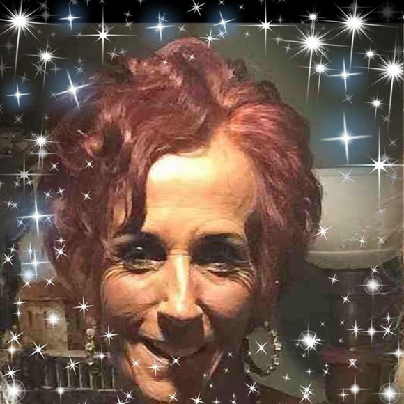 Meet your Posher, Holly - Picture 1 of 1